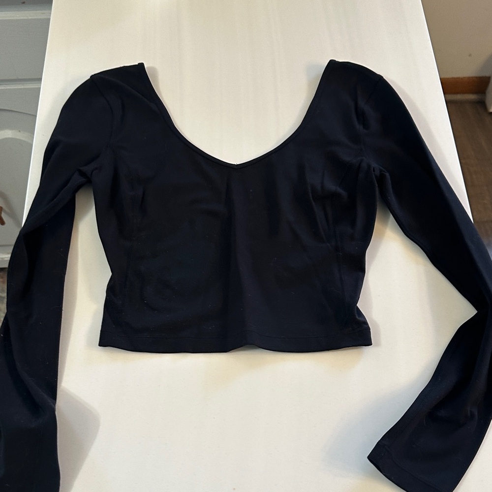 Women’s lululemon  Black Long Sleeve Scoop Neck Crop Top